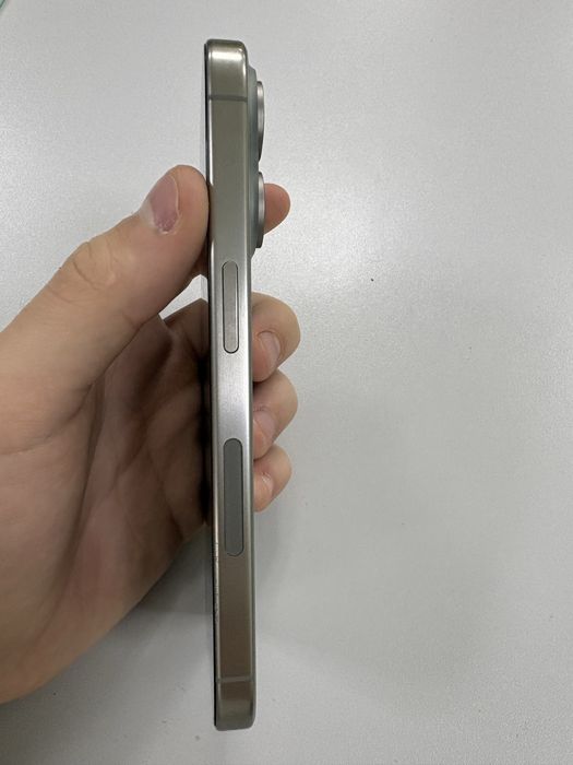 Продам айфон 15 про , 256гб