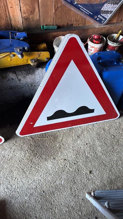 Semne de circulatie pentru drum in lucru