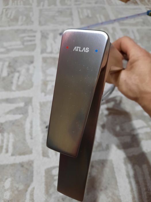 Смеситель на умывальник,  раковину.