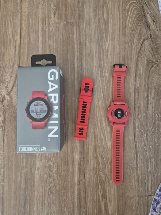 Garmin Forerunner 745.