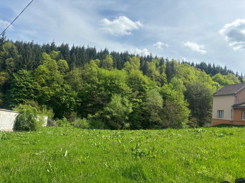 Teren intravilan, 6-12 ari, 2-3 minute de Centru