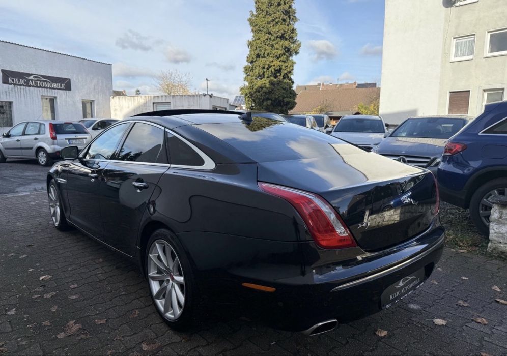 Dezmembrez  Jaguar XJ 3.0 Diesel 275 cp 2010-2015