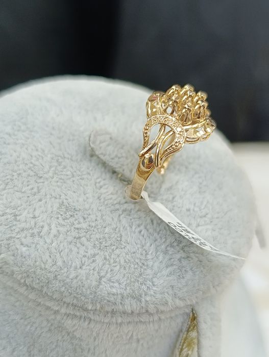 Золотое кольцо, проба 585, вес 2,52 гр, размер 18,5