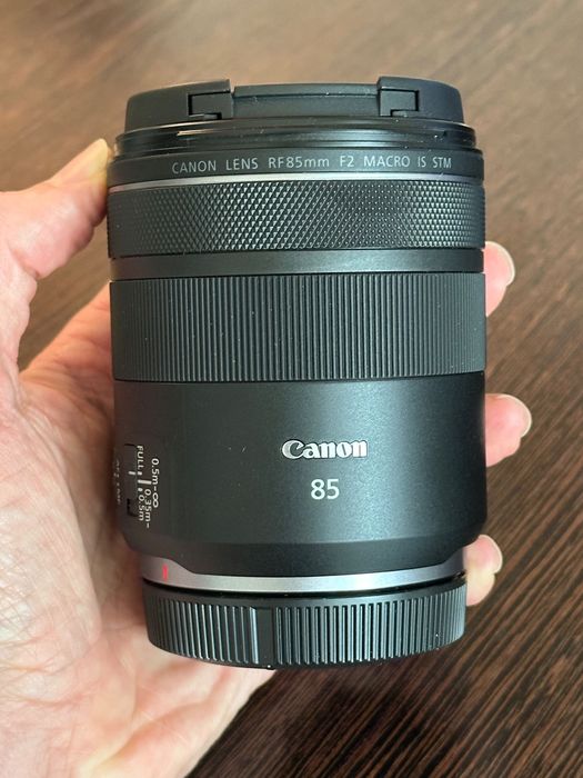 Объектив Canon RF 85 STM
