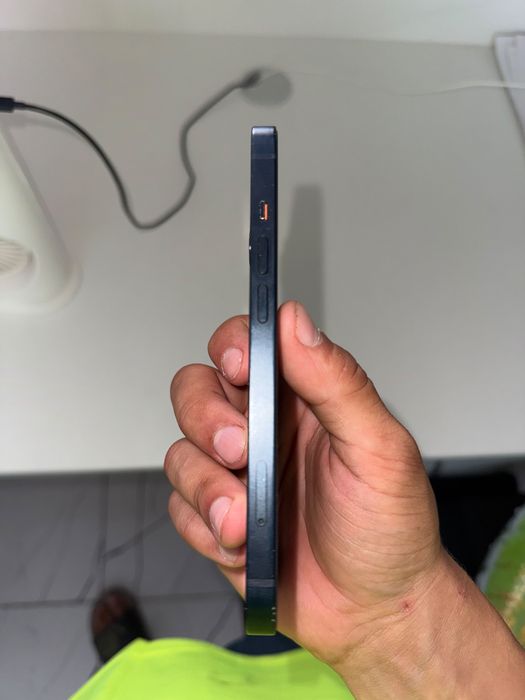 Продам Apple IPhone 13 128gb