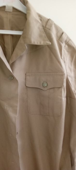 Рубашка в военном стиле