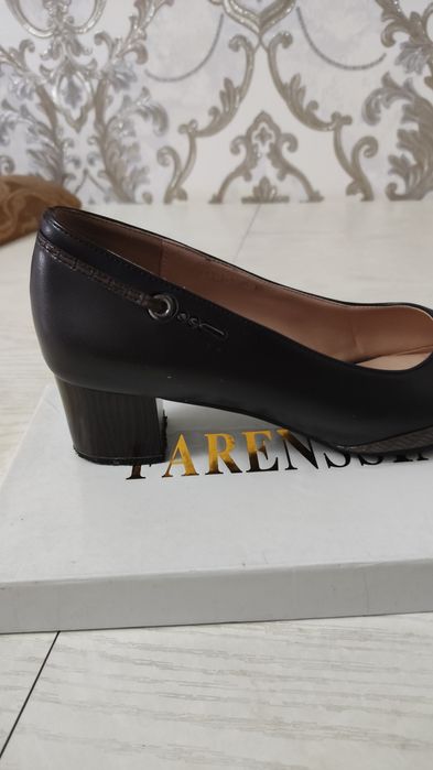 Продается женские туфли