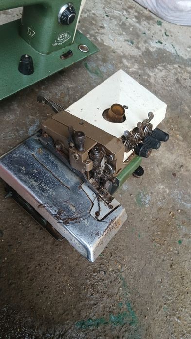 Vând mașini de cusut ileana din ani 1950