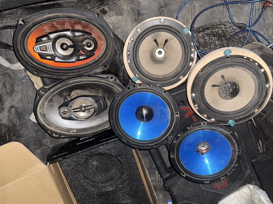 Колонки на машину