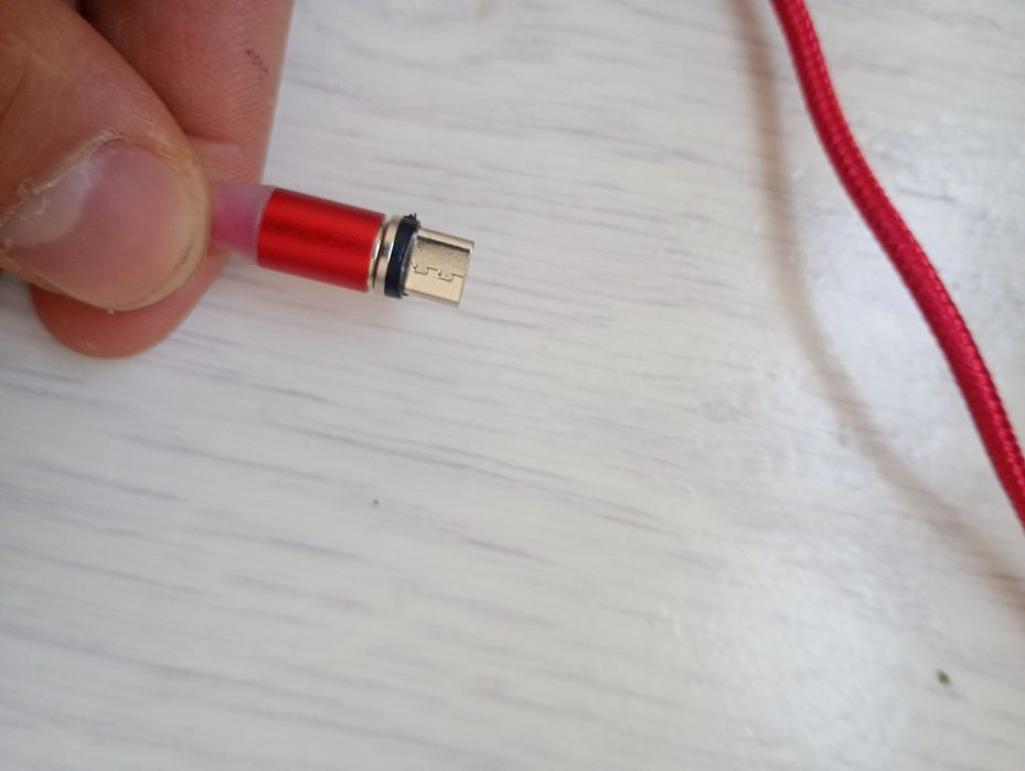 USB кабель с магнитным наконечникником