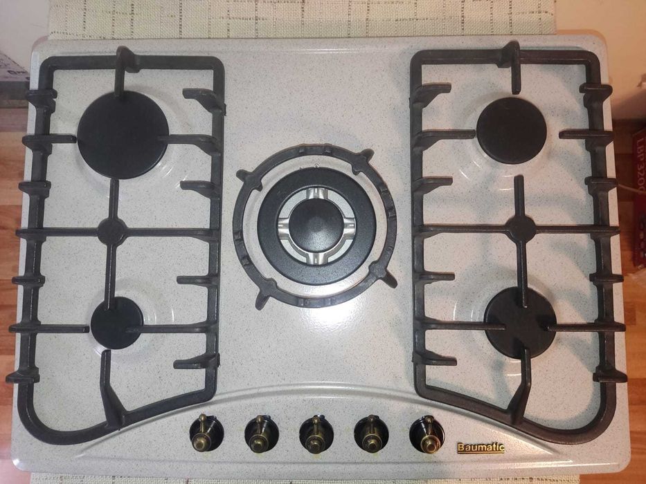 Plită gaz incorporabilă BAUMATIC 4 arzătoare + 1 wok  Avena Rustic