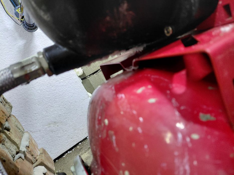 Хидрофор с гаранция до 25.05.26 и с проблем