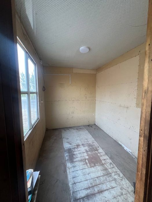 Biznes dokon uchun tayor kantener