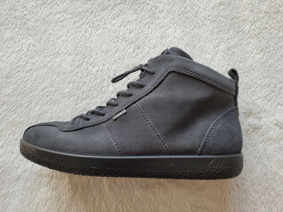 ECCO чисто нови маркови боти с подарък по избор на ТОП цена