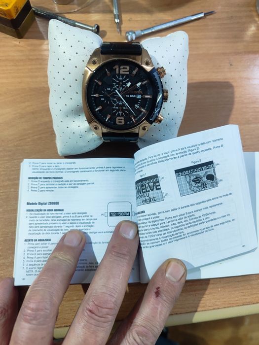 Часы  DIESEL продам