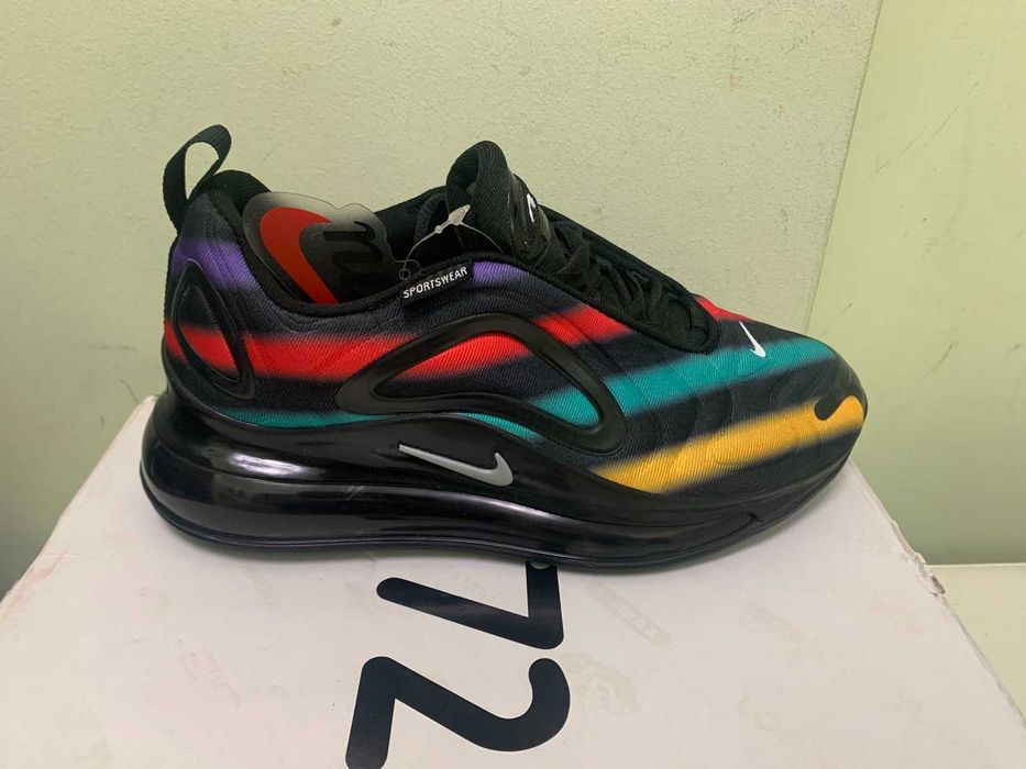 Нови дамски маратонки Nike Air Max 720 rainbow налични 37 номер