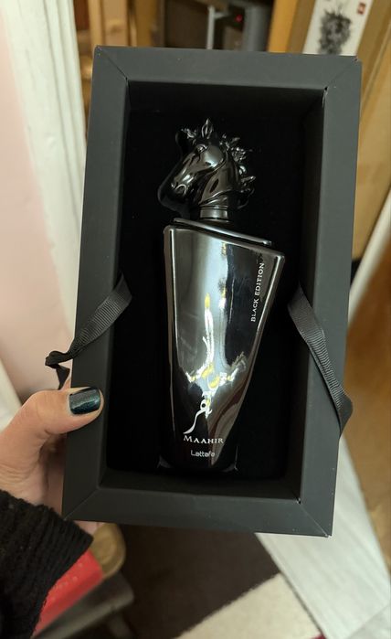 Apa de parfum Lattafa Maahir Black Edition