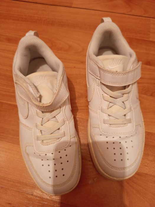 Adidași mărimea 33.