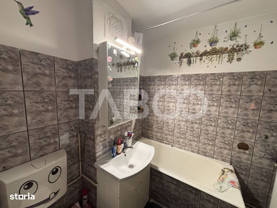 Apartament 3 camere decomandat de vanzare etaj 2   Valea Aurie