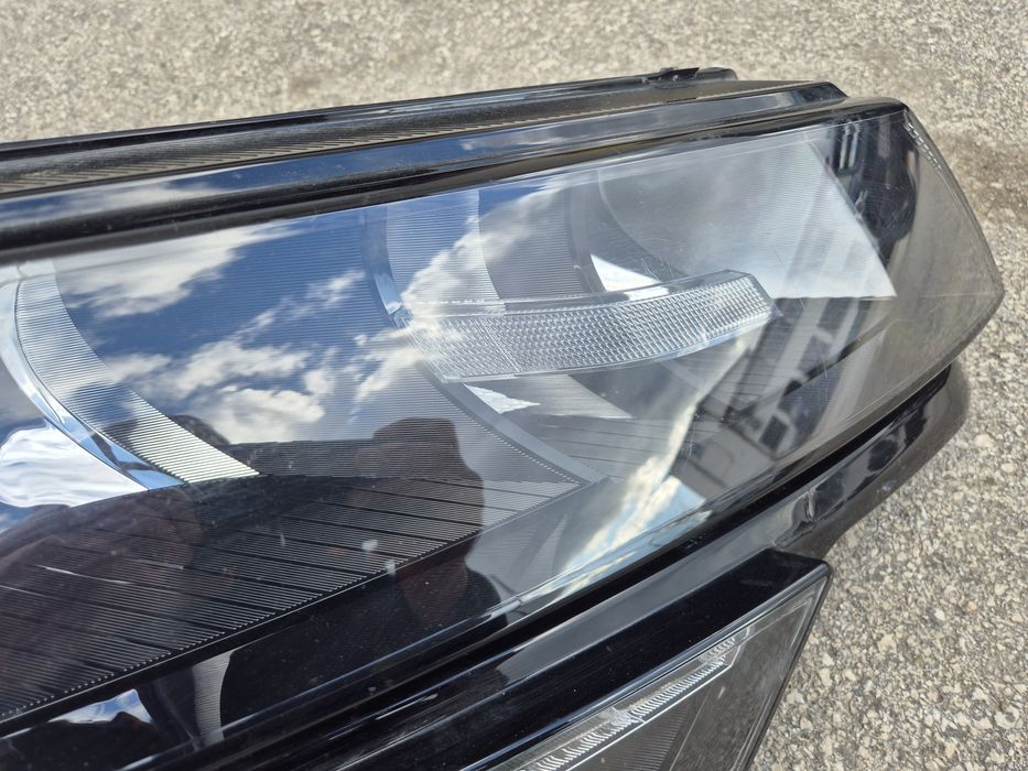 Десен фар Skoda Karoq