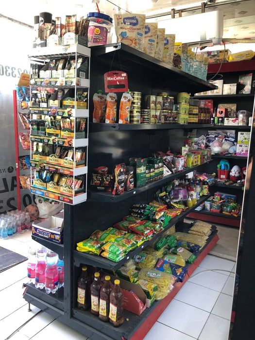Аренда магазин! Продам все товари и полки!