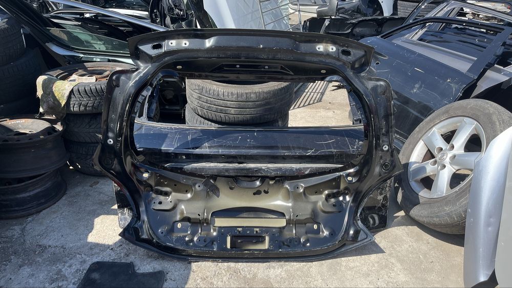 Багажна врата Peugeot 208