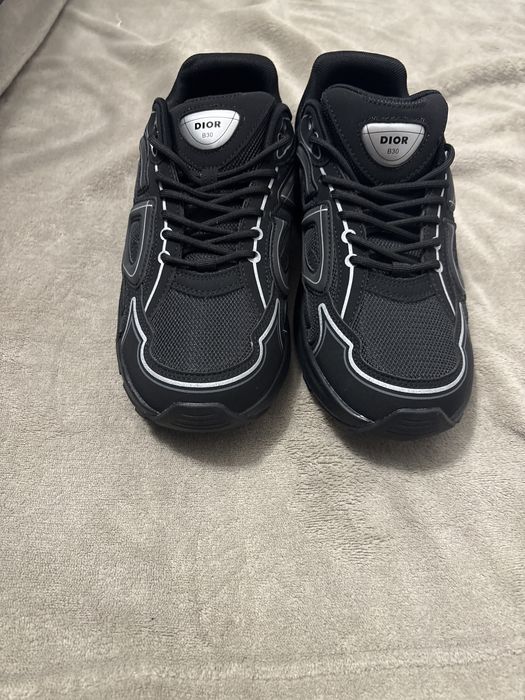 Papuci noi impecabili