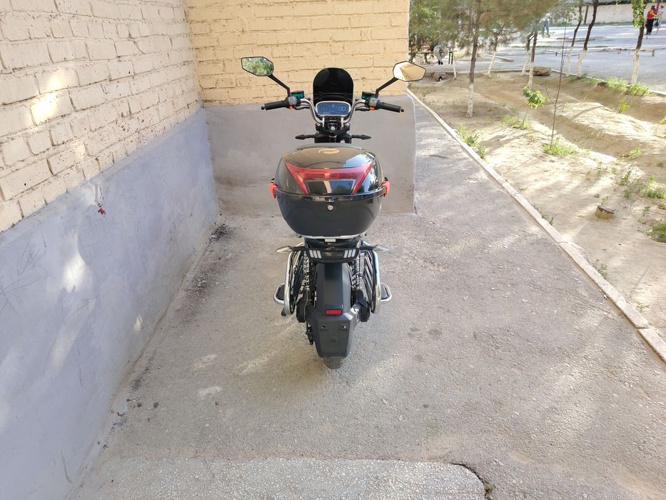 Скутер Retro M7.