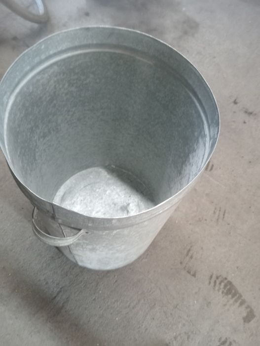 Продам бачок для воды  и ёмкость для воды