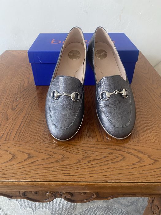 Лоферы кожаные новые продам