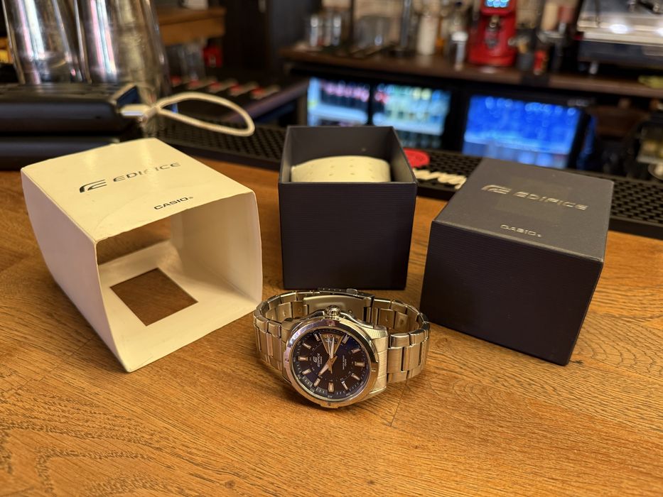 Casio EDIFICE  като нов Касио