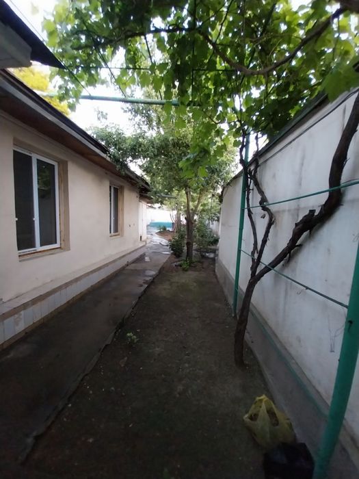 Продаеься дом, 2,5 стоки, есть бассейн. Можно приобрести в рассрочку.