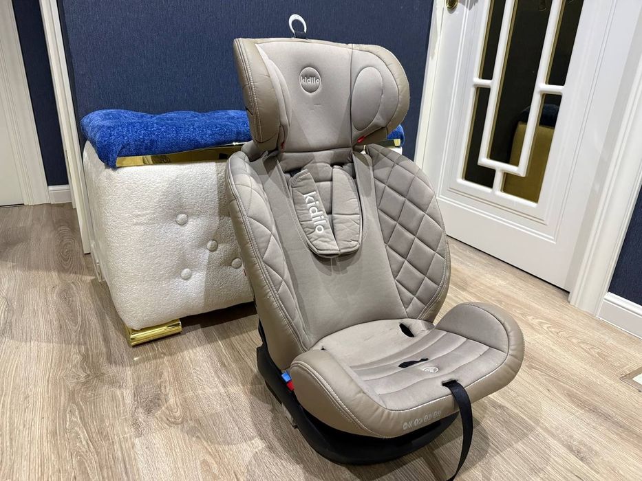 Детское автокресло от 2 до 10 лет