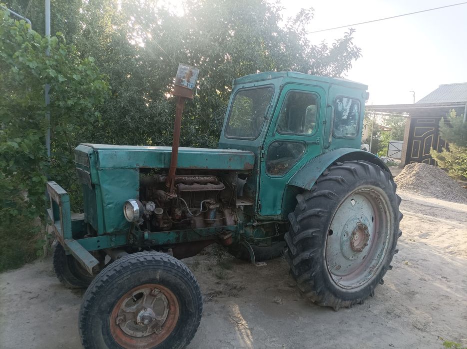 40 трактор сотилади.