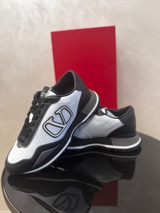 Обувки Валентино