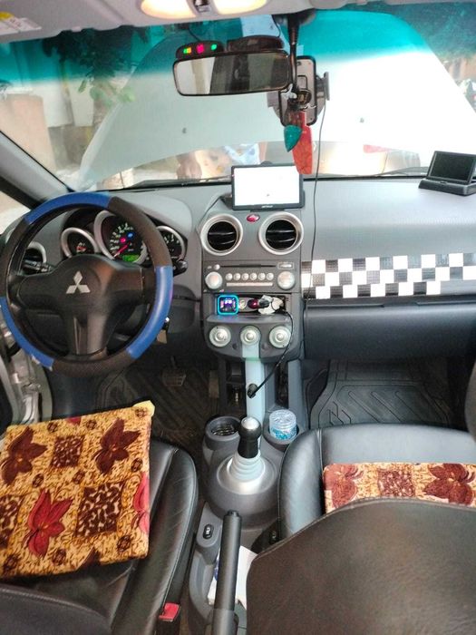 Mitsubishi colt 1.5 benzina automat