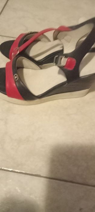 Sandale dama din piele naturala neagra în combinație cu rosu cu platfo