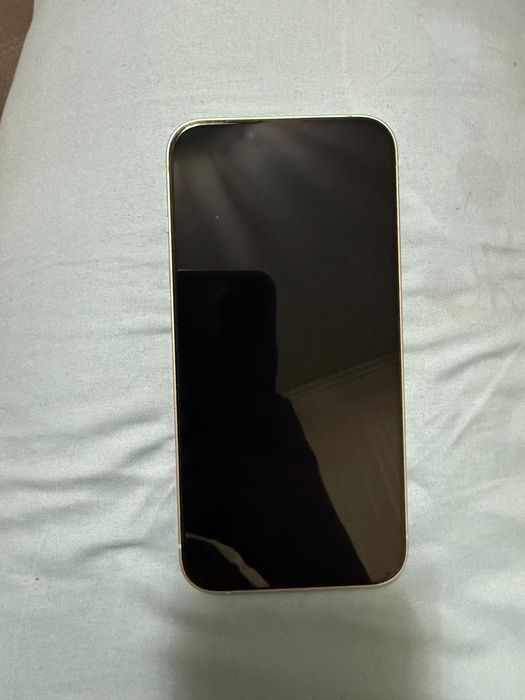 Продам Айфон 14 белый 128