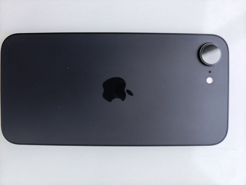 Продам iPhone 16e (2 Esim)