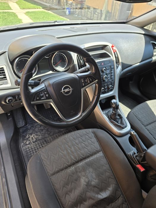 Opel astra j 2014