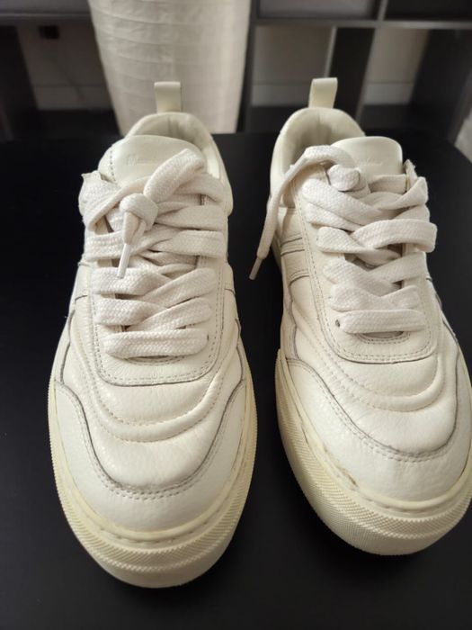 Белые кроссовки Massimo Dutti