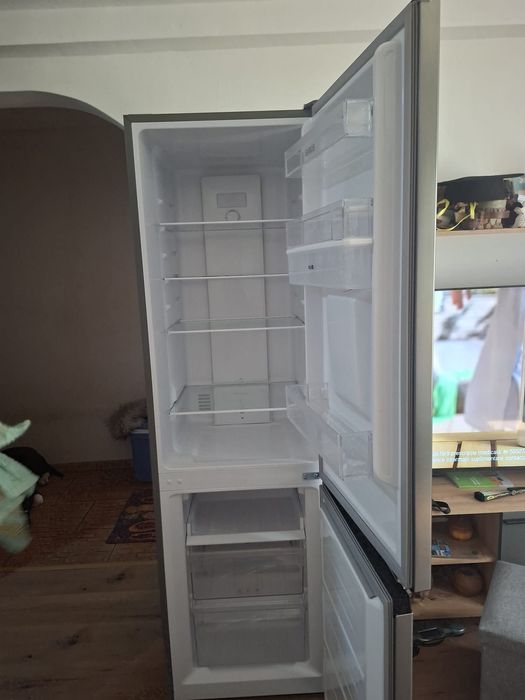 Vând Combina frigorifică că