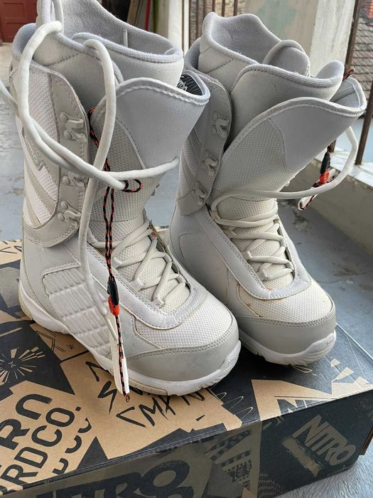 Boots Snowboard Nitro, marime 37