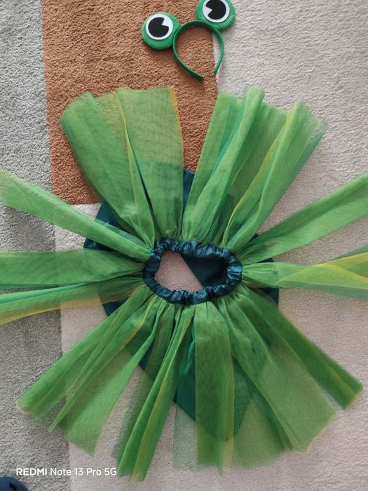Costum broscuta 4-7 ani