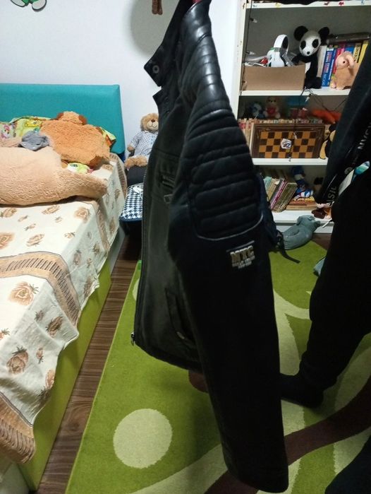 geaca din piele in stare buna