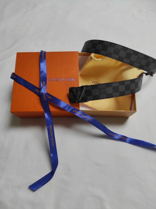 Curea Louis Vuitton – Stil și rafinament