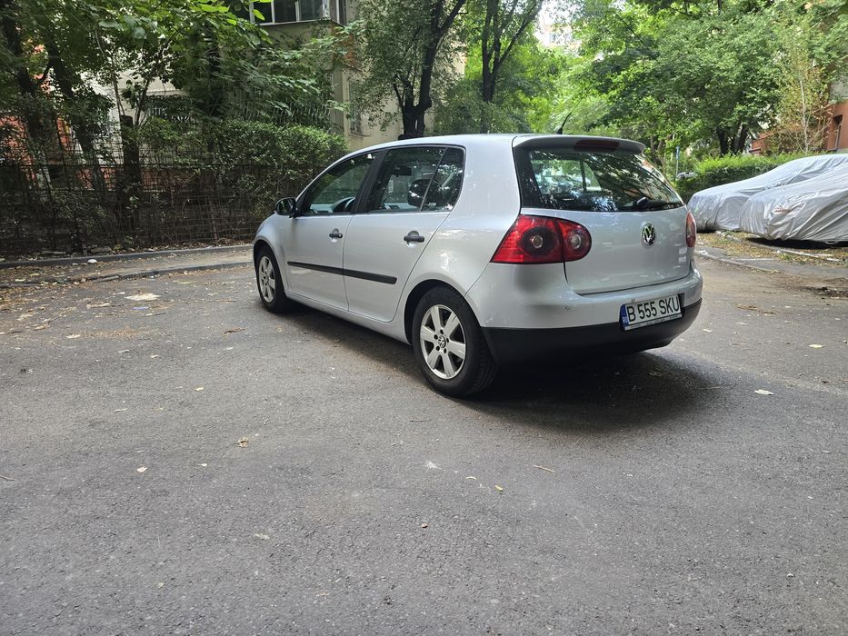Vând Golf 5 din 2007, foarte întreținut (funcționează impecabil)