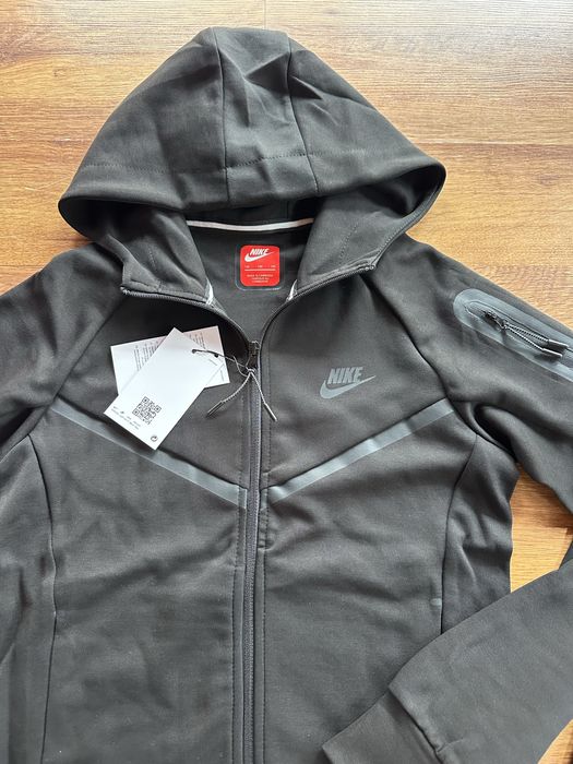 Детски,памучен,черен екип Nike с бродирано лого и активен,заден джоб