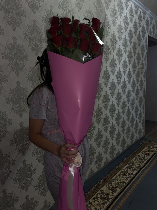 Красный роза цветы метровый