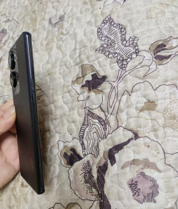 oppo reno 9  ( IX )